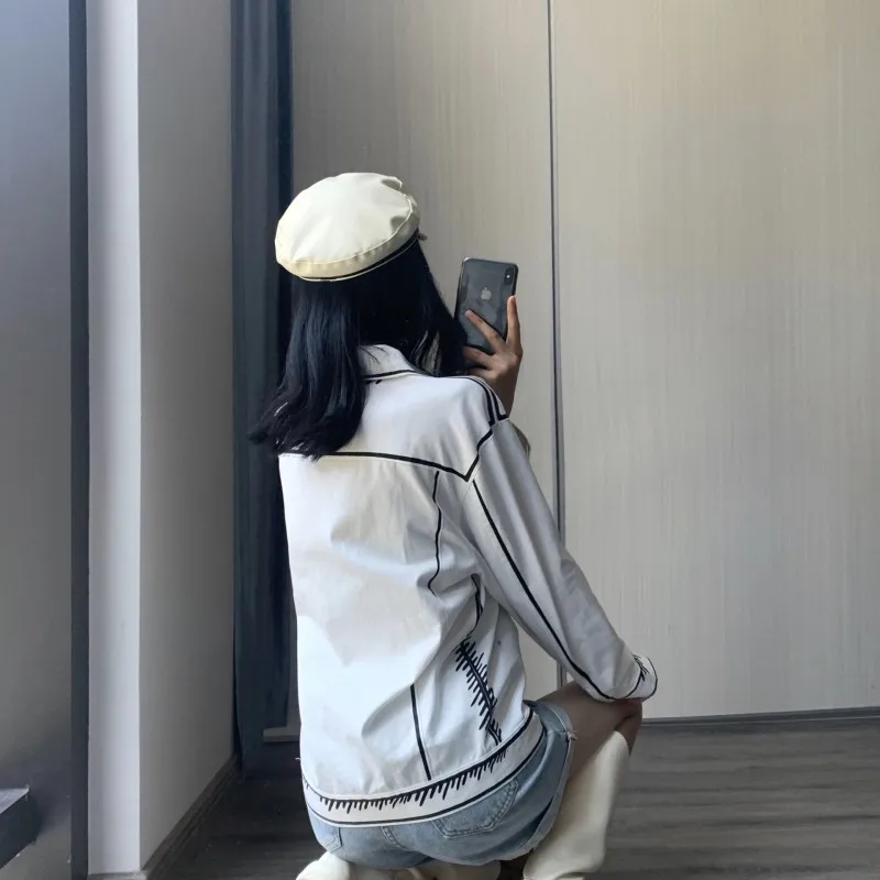 

High Street Design White Denim Jacket Women Long Sleeve Single Breasted Loose Fit Casual Outerwear Fashion Pockets Cargo Coat