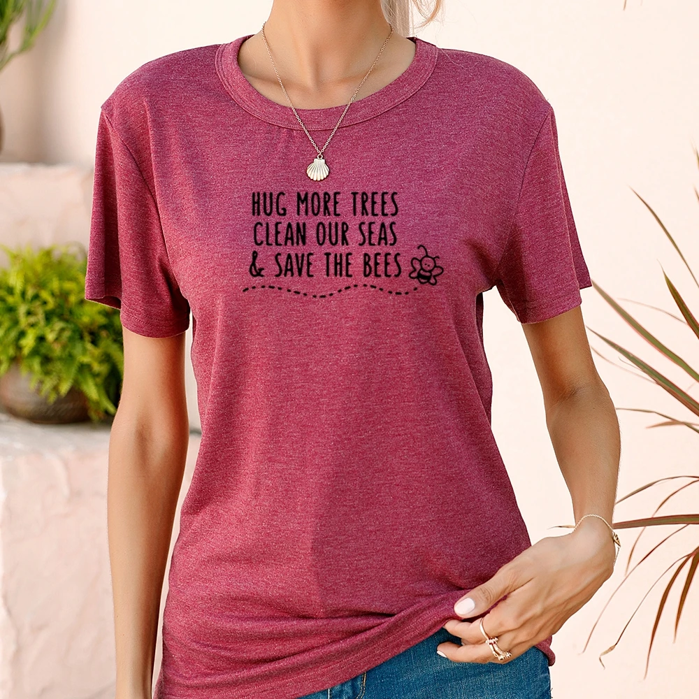 

Женская футболка с коротким рукавом, принтом и надписью «Save The Bees»