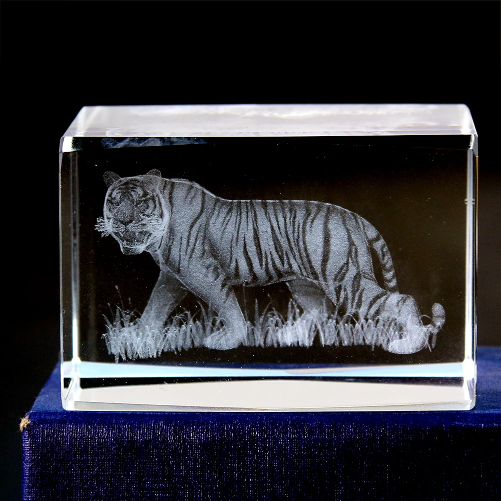 

Inner Carved 3D Tiger Crystal Home Decoration Ornaments Souvenir Christmas Birthday Gift Office Desk Accessories Miniatures