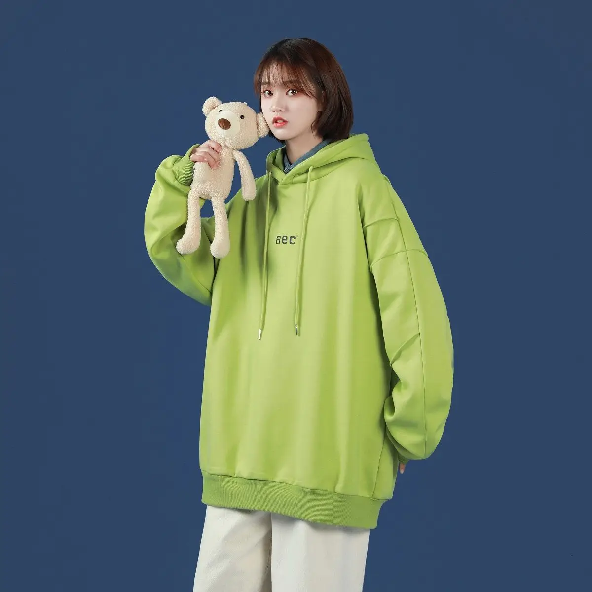 

C211-1-w70-p68 letter printing loose hooded shoulder down sweater