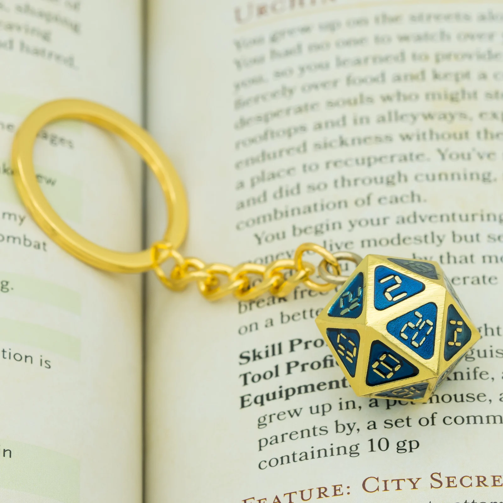 Металлический брелок Cusdie D20 с игральной костью драконом серебристый креативный