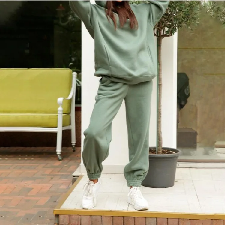 

2021 Spring and Autumn Ladies New Round Neck Hat Long Sleeve Pocket Plus Velvet Padded Sweater Suit