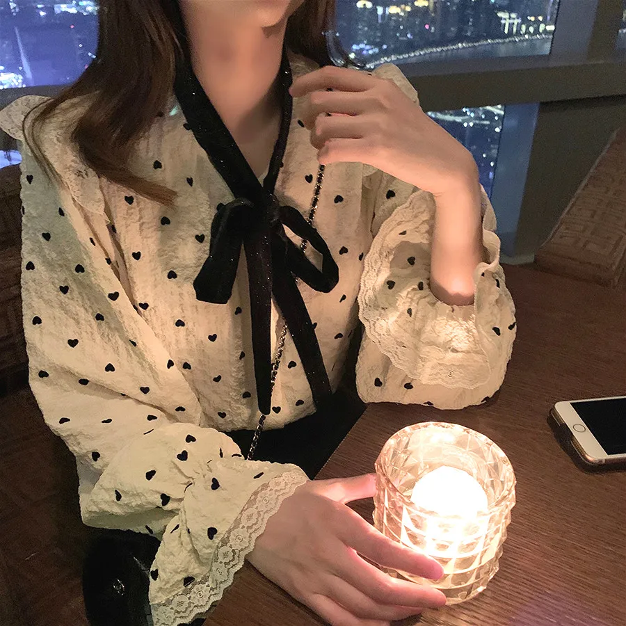 

Korean Sweet Loose Clothes Lace Up Ruffled Women Blouses Spring V-Neck Ladies Tops Vintage Printed Lace Shirts Women Chic 2020