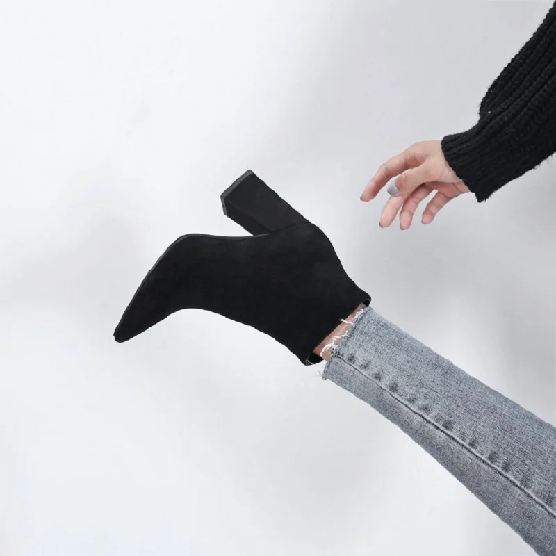 Женские замшевые ботильоны с острым носком на квадратном каблуке размеры 4 8