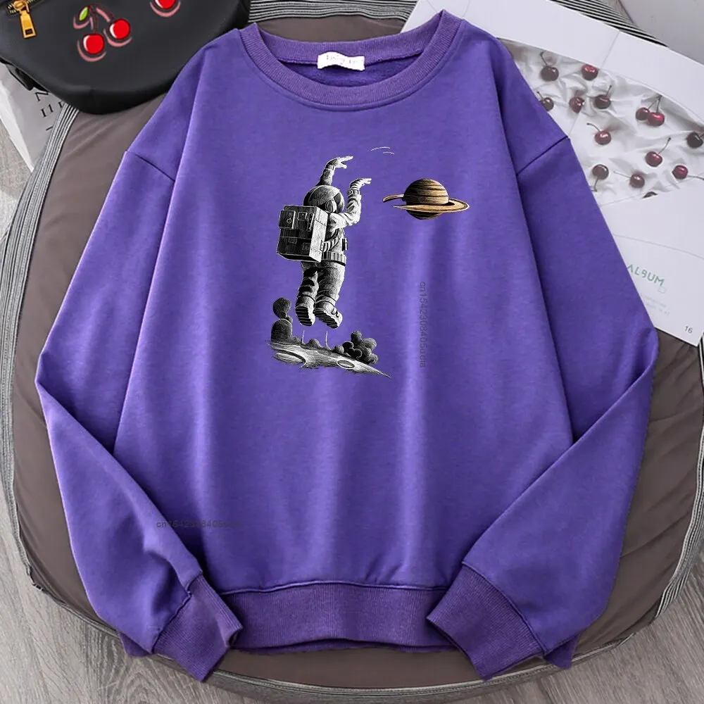 Свитшот мужской с астронавтом играющим в баскетбол удобный пуловер модная