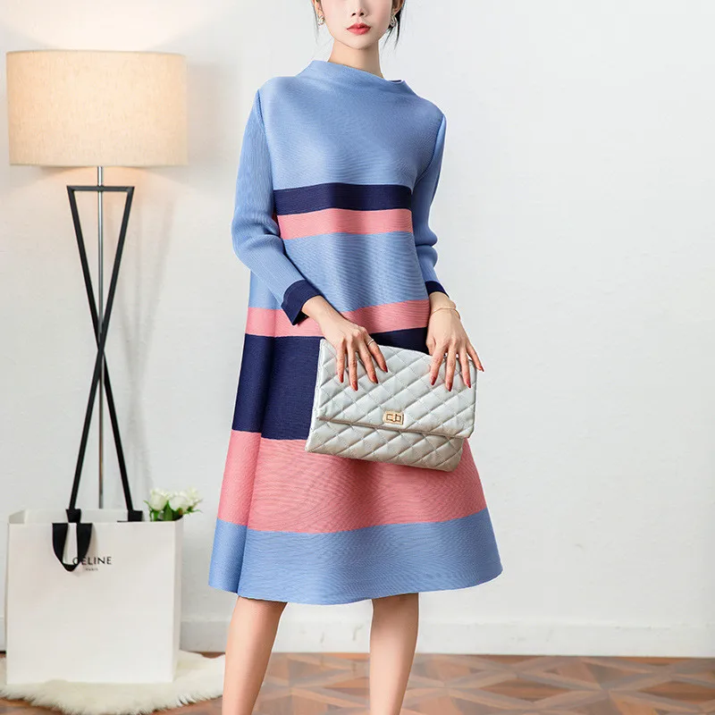 

Miyake Folds 2021 Autumn Women New Style Loose-fitting Large-Size Color-blocking Printing Three-quarter Sleeves Big Swing Dress