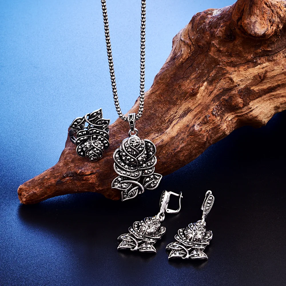 TSHOU185 модный винтажный цветочный Черный Кристалл ожерелье серьги кольцо комплект