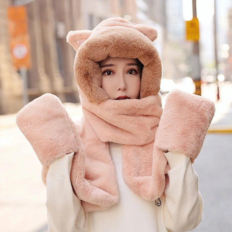 

Шапка женская зимняя, милый плюшевый шарф, перчатки, универсальный, корейский вариант защиты ушей, теплый и холодный нагрудник из трех предм...
