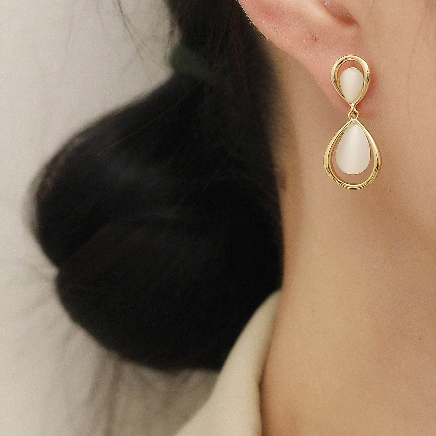 

2021 Summer Fashion Drop Cymophane Earrings Advanced Sense Design Exquisite Elegant Temperament Jewelry For Women HYACINTH