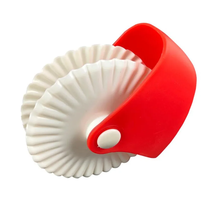 

Noodle Maker Lattice Roller Docker Dough Cutter Tool Kitchen Accessories Helper DIY Dough Cutting Tools Manual Noodle Knife