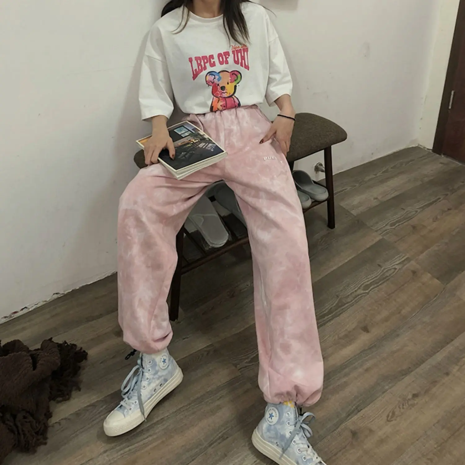 

HOUZHOU Pink Tie Dye Jogging Sweatpants Women 2021 Spring Korean Fashion Sports Pants Women Casual Trousers Harajuku Harem Pants