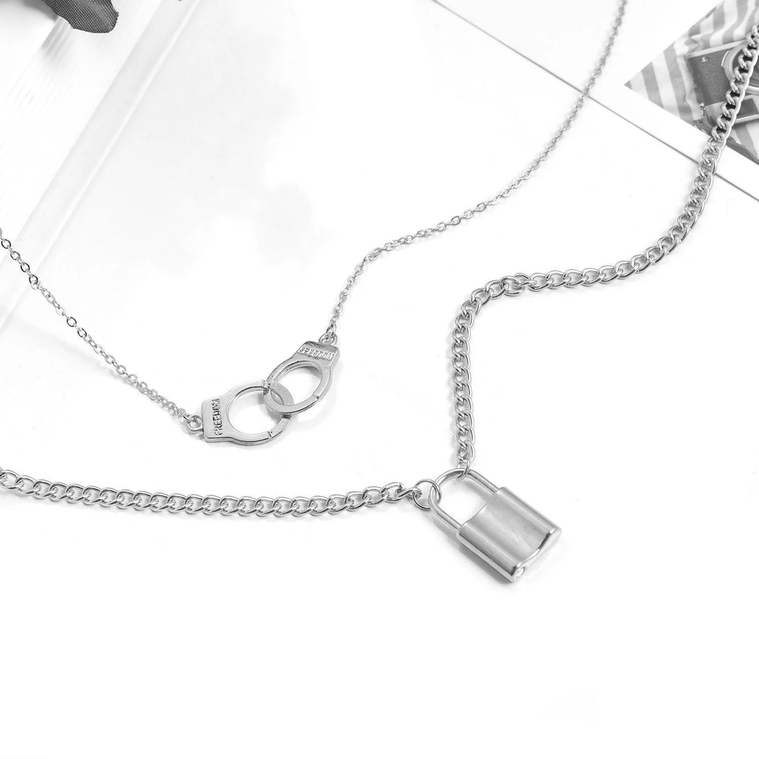 

Goth Titanium Padlock Multilayer Pendant Necklace for Women Punk Jewelry Vintage Steel Chain Statement Choker Hiphop Necklaces