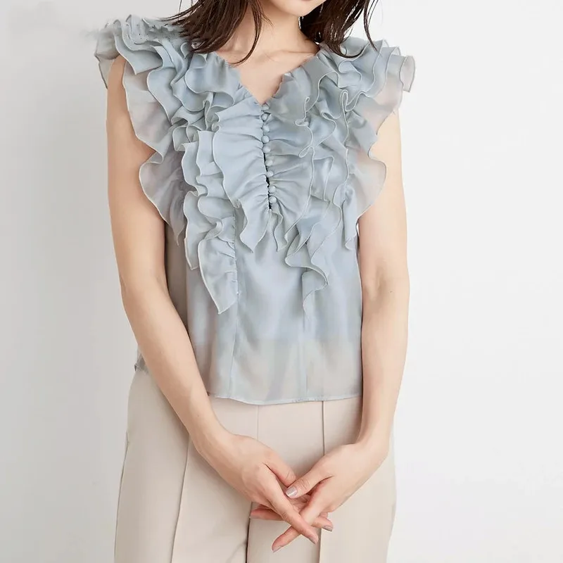 

Shirts & Blouses
