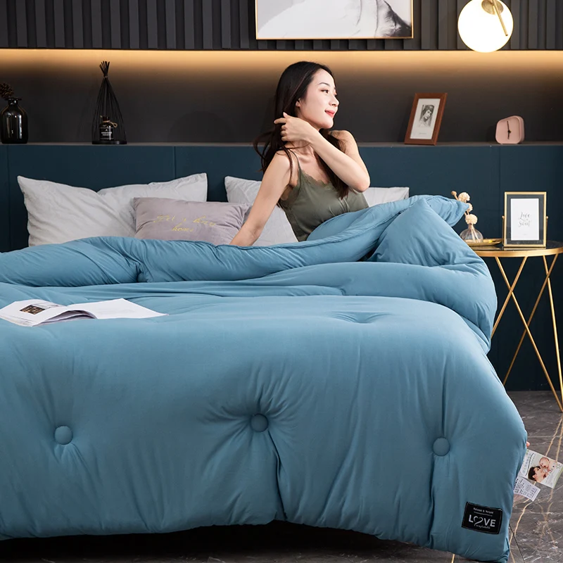 Однотонное серое одеяло стеганое синее вязаное хлопковое утепленное для осени и