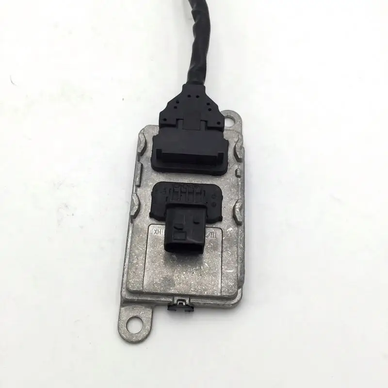 

24V Square Four Needles Nitrogen Oxide Sensor 5WK9 6661D 2006245 5WK96661D