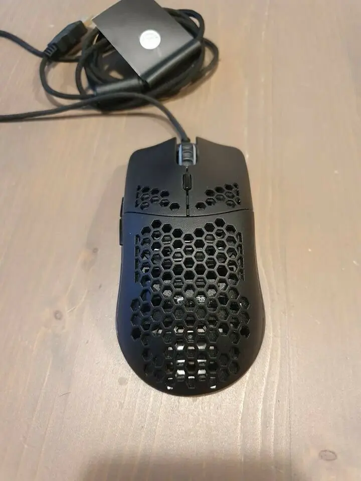 

Стильная Проводная игровая мышь модели O-матовый черный-RGB-используется