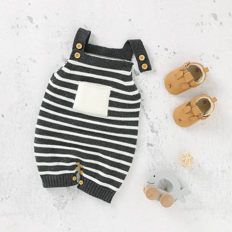 

Комбинезон вязаный, унисекс, в полоску, с карманами, без рукавов