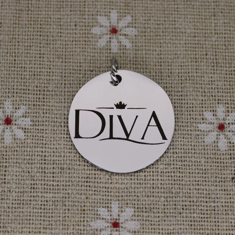 Подвесная зеркальная поверхность из нержавеющей стали DIVA Charm | Украшения и
