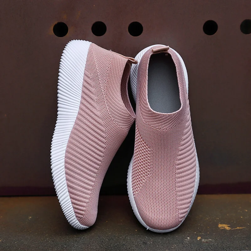 

Mesh Women Vulcanized Shoes High Quality Women Sneakers Lightweight Slip-On Flats Shoes Women Loafers Plus Size 43 Walking Flat