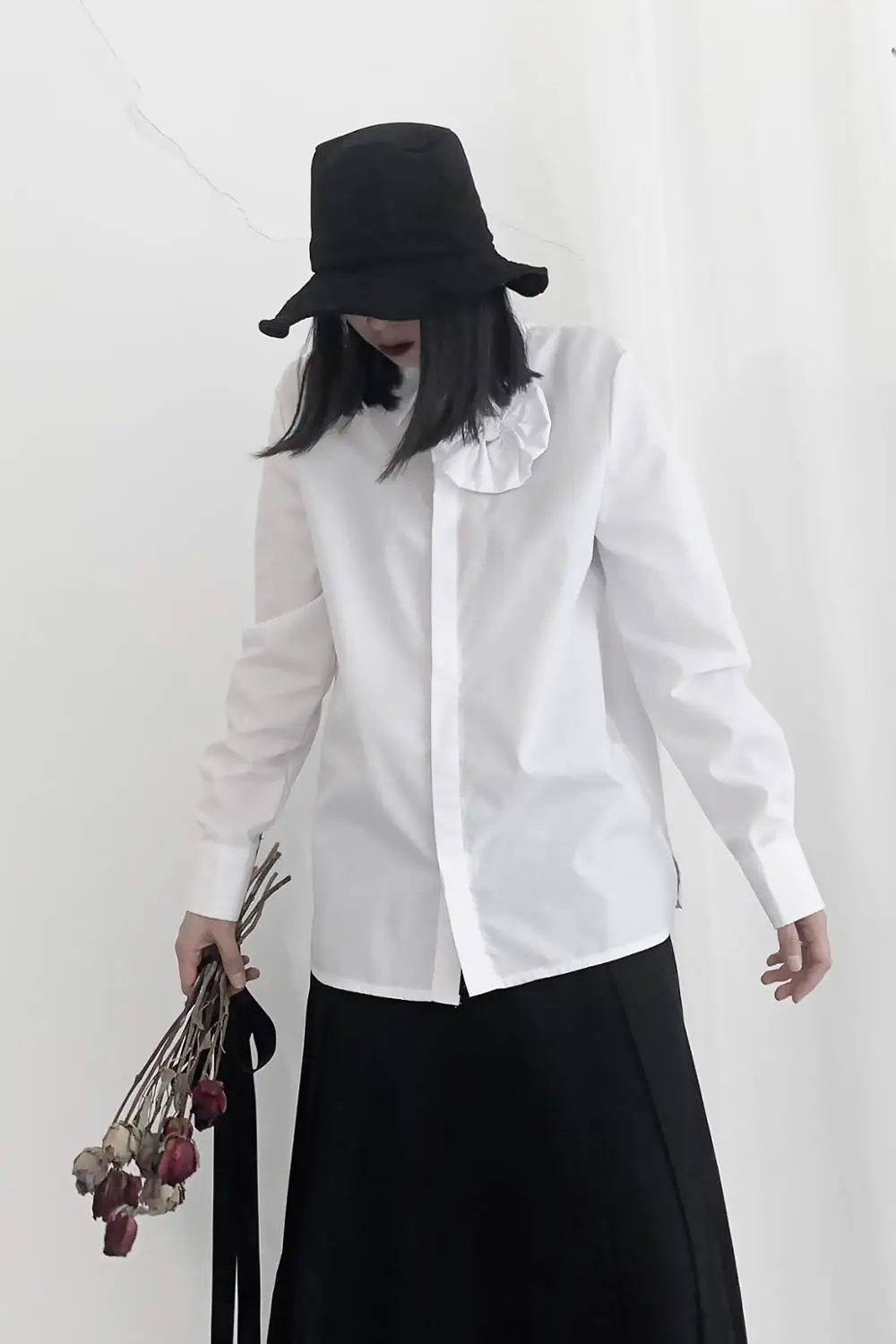 Женская приталенная рубашка с длинным рукавом черная однотонная Повседневная