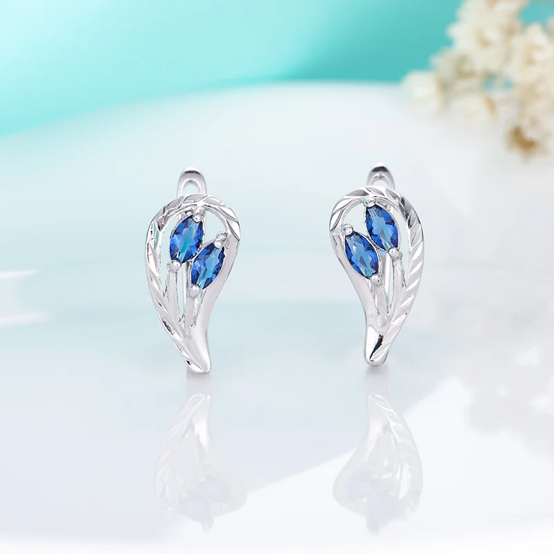 4-silver MAIKALE, модные маленькие серьги-гвоздики для женщин, красные/синие/черные/зеленые/фиолетовые серьги с кубическим цирконием, полые корейские ювелирные изделия с цветком - Окраска металла: 4-silver