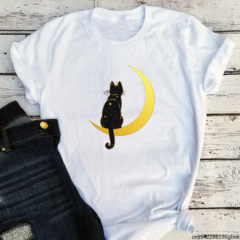 

Cat In The Moon T-shirt Unisex Aesthetic Women Gift for Her Him Best Friend Gift Graphic Goth