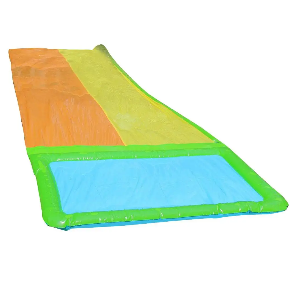 Одна двойная водная горка для серфинга сад газон брызги воды бассейна летние