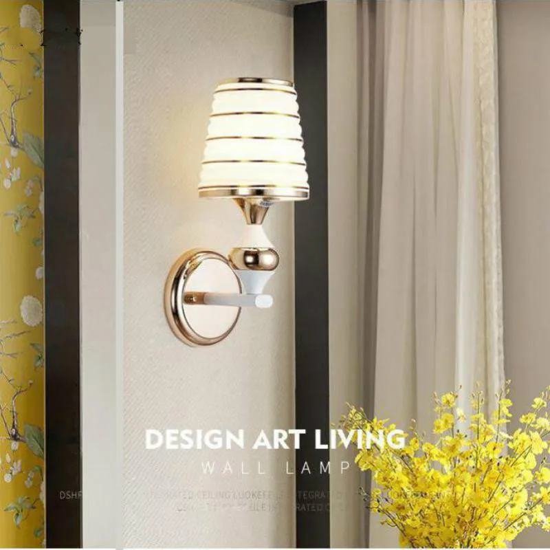 Настенный светильник для дома светодиодное комнатное бра с зеркалом E27