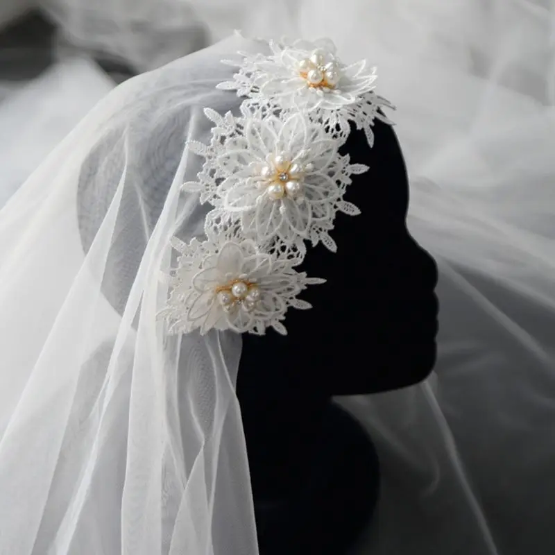 

2 Tier Vintage Women Wedding Veil Floral Lace Applique Imitation Pearl Rhinestone Flower Bridal Veil With Fixed Alligator