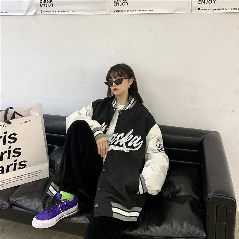 

Korean style color matching Hong Kong flavor coat female students spring new Joker loose work jacket baseball coat