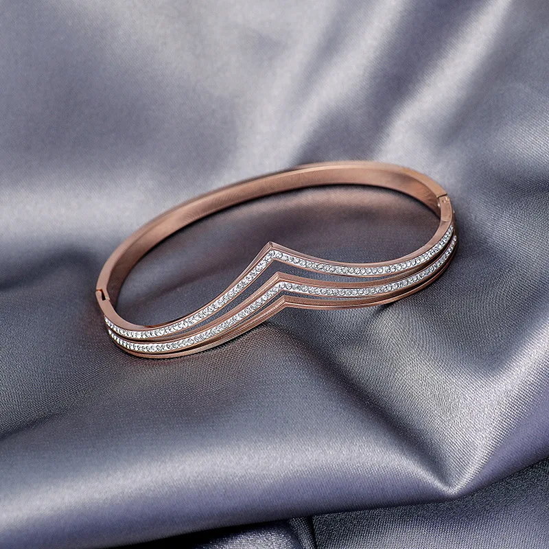 Лаконичный браслет с отделкой из мельницы покрытый розовым золотом для женщин