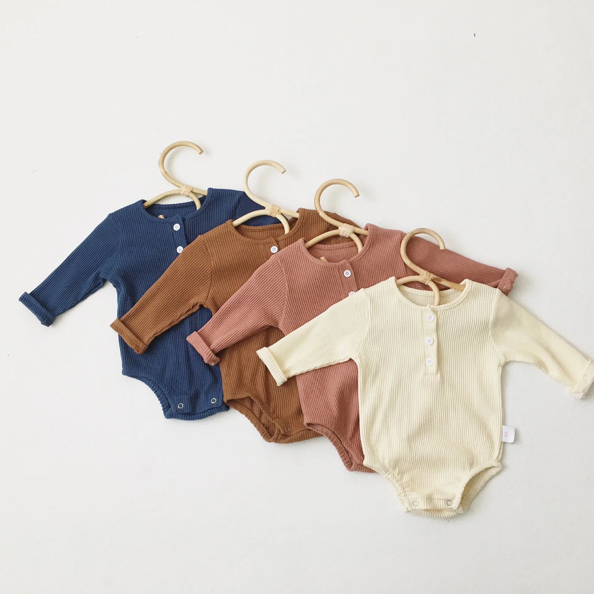 Ребристые Комбинезоны для маленьких девочек Осенняя одежда новорожденных