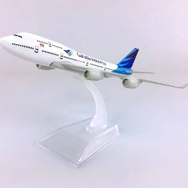 16 см 1:400 B747 400 модель Гаруда Индонезия авиакомпаний С недрагоценных металлов