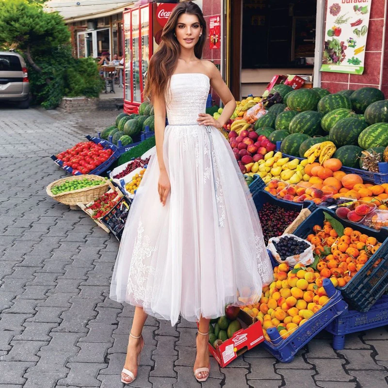 

Fashion Strapless Sleeveless Tea-length Wedding Gown A-line Tulle Vestido de Novia Corset Lace Short Wedding Dress