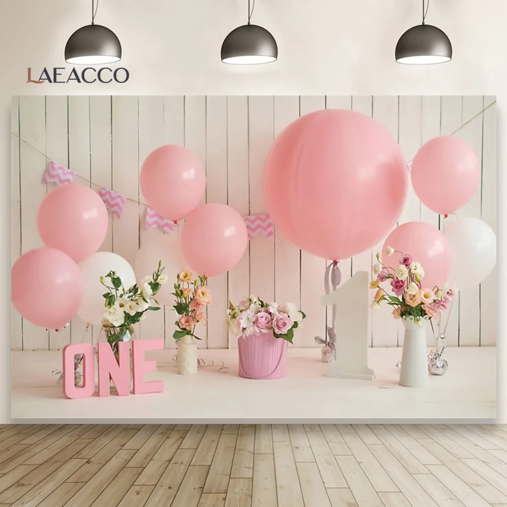 

Фон для фотосъемки новорожденных с розовыми воздушными шарами цветами серыми деревянными досками