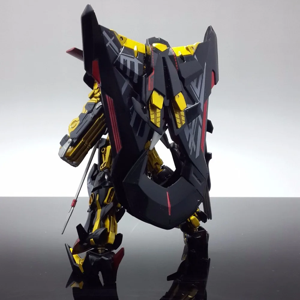 Японский мобильный костюм Seed 1/144 Gundan Astray Золотая рамка Amatsu настраиваемая модель