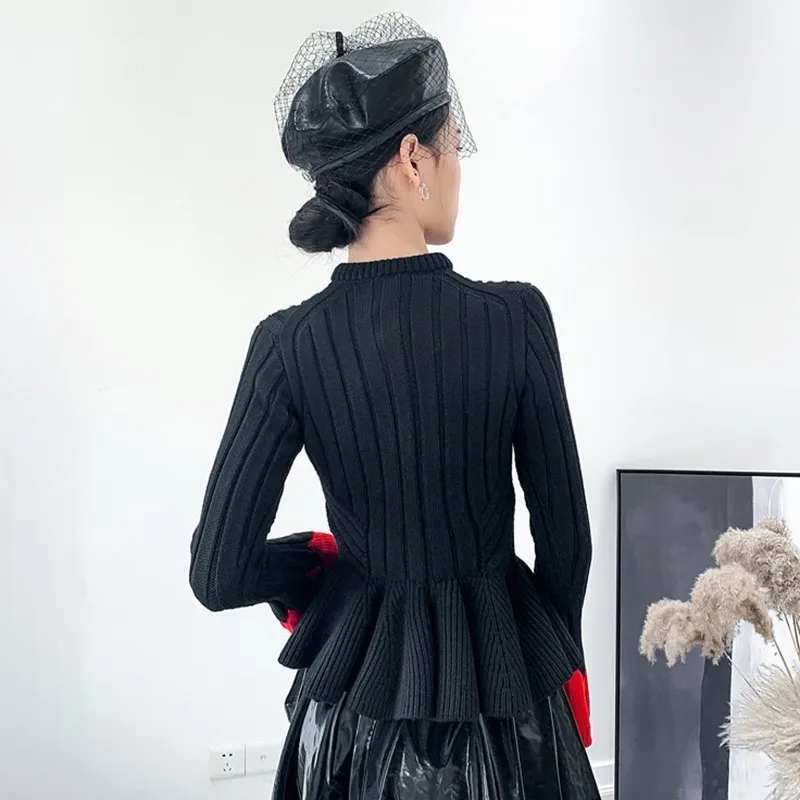 Женский вязанный кардиган TWOTWINSTYLE разноцветный свитер с оборками и длинным