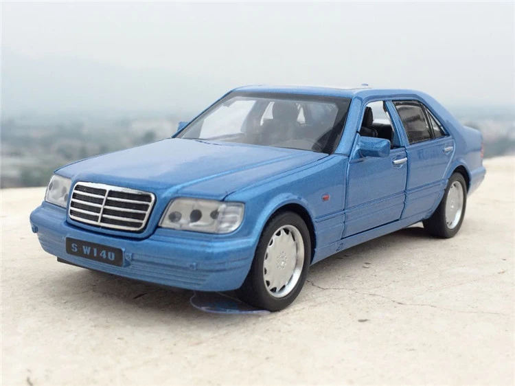Модель литая автомобиля 1:32 W140 из сплава демонстрационная игрушка со звуком и