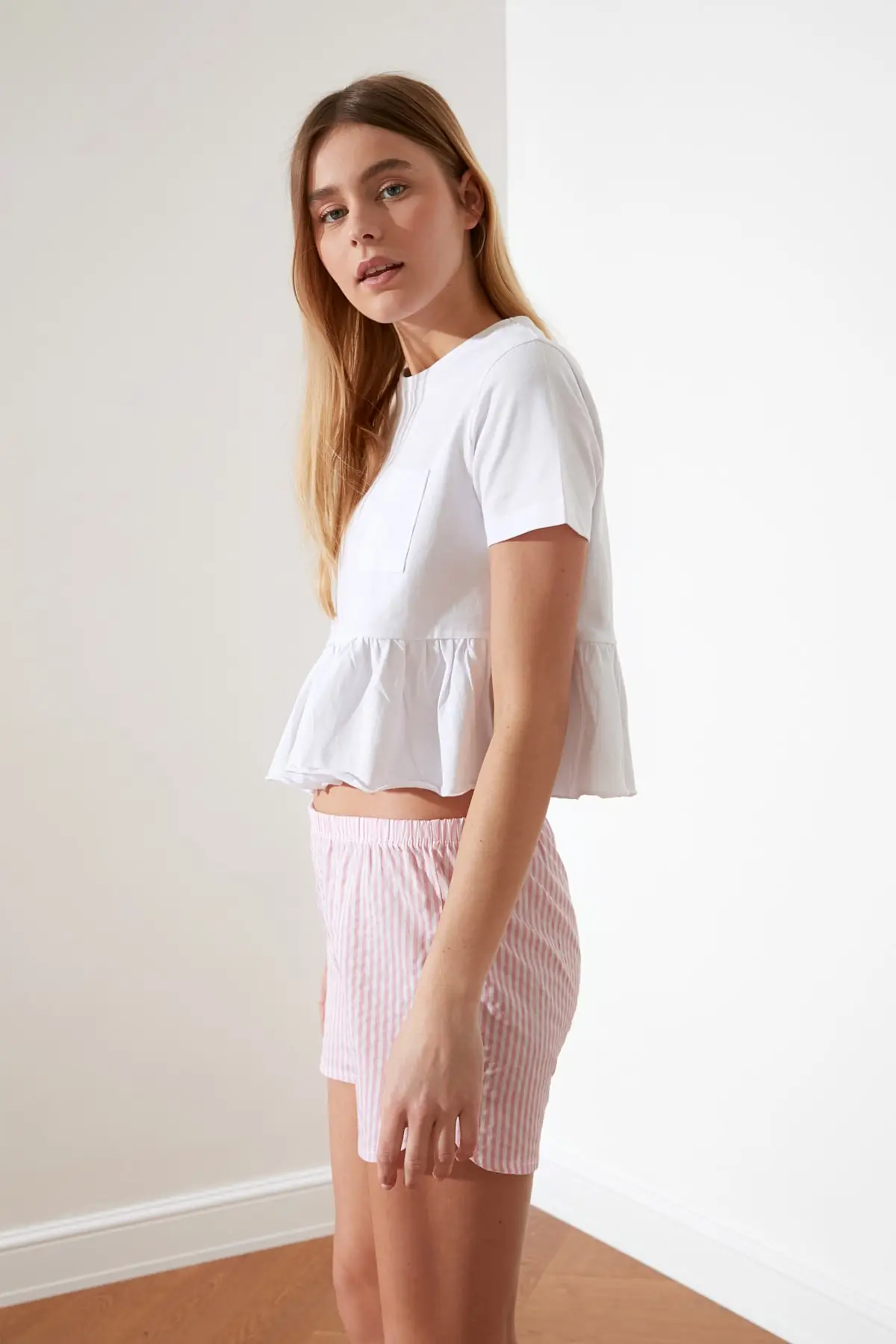 

Trendyol Frilly Woven Pajamas set THMSS21PT0074