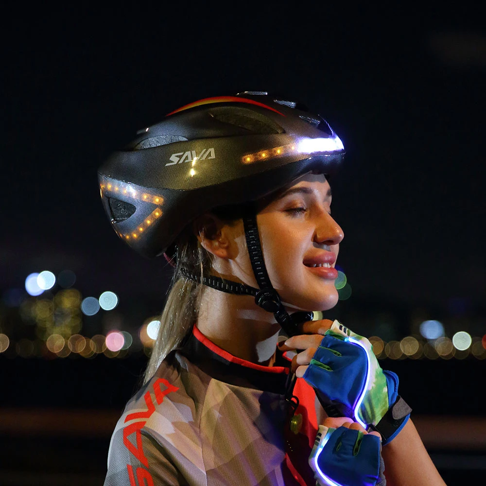 

Smart Bicycle Helmet LED Bicycle Intelligent Helmet with Signal Lights Ultralight MTB Bike Helmet Men Women Bicycle Helmets