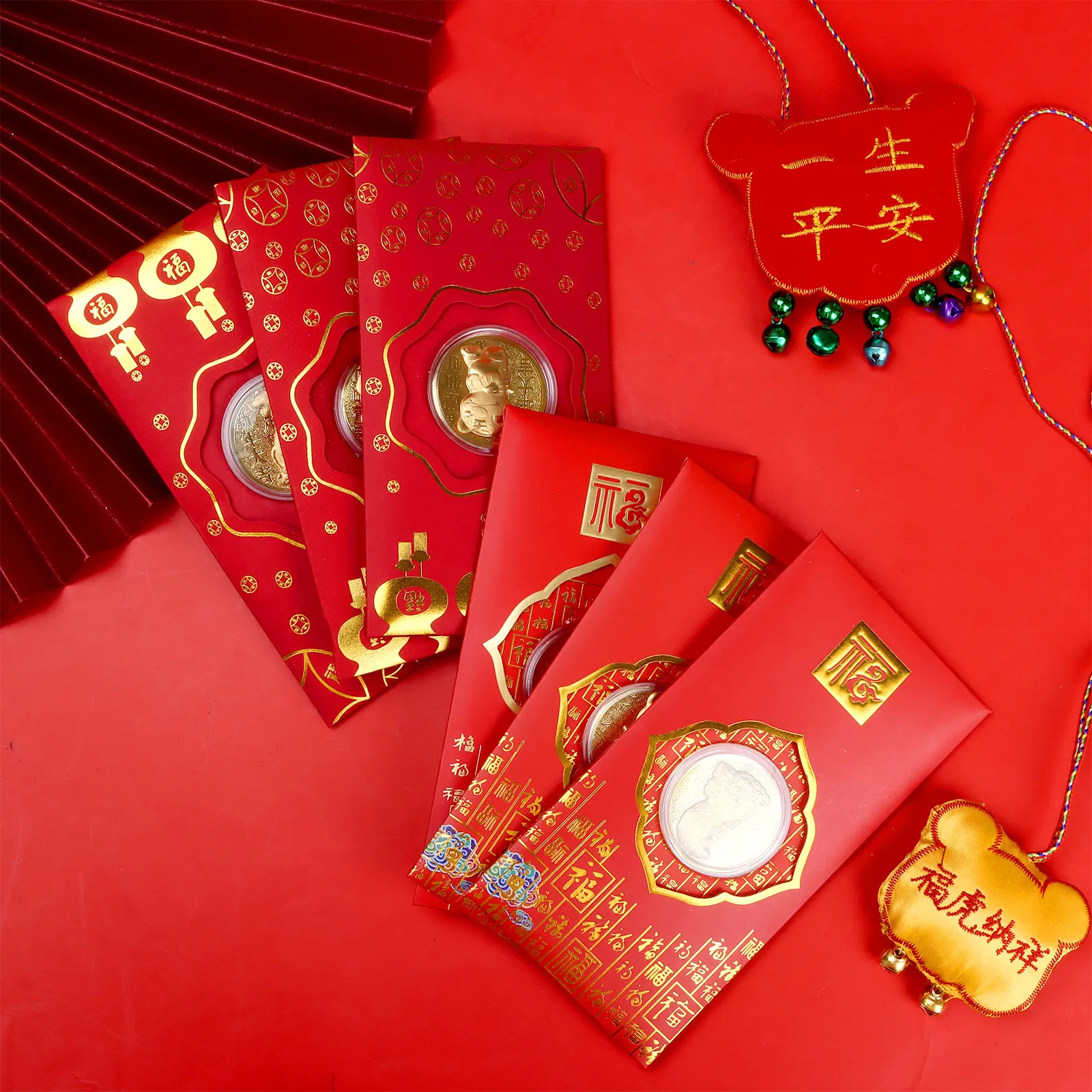 

6Pcs Red Envelopes 6Pcs Commemorative Coins Lucky Red Packet Cute Money Bag Spring Festival Supplies