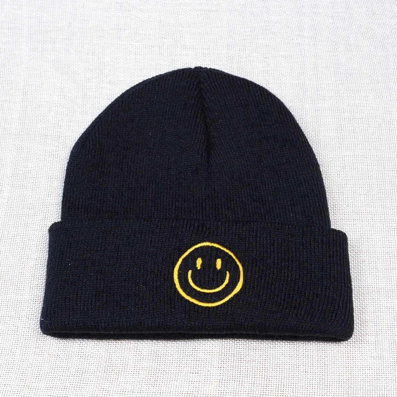 

Smiley face Winter hat for women men Knitted Cuffed Short Melon Solid Color Beanie Hat autumn women's knitted hat gorro bonnet