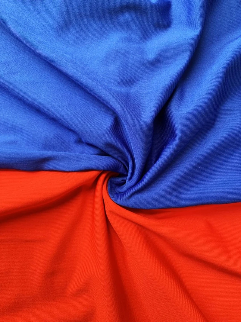 Женское вечернее платье с открытой спиной длинное облегающее цветным пэчворком