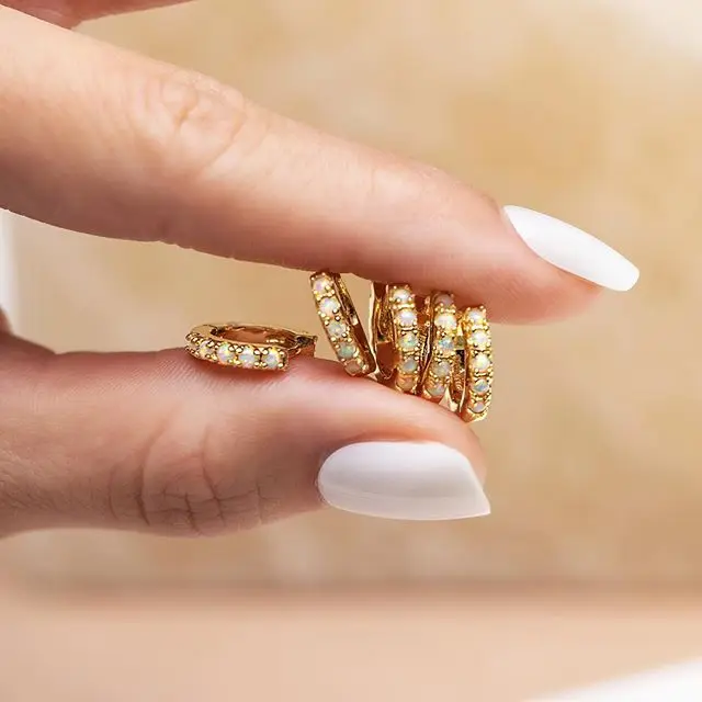 2021 Новое поступление S925 Минималистичная мини паве Белый Огненный Опал Камень