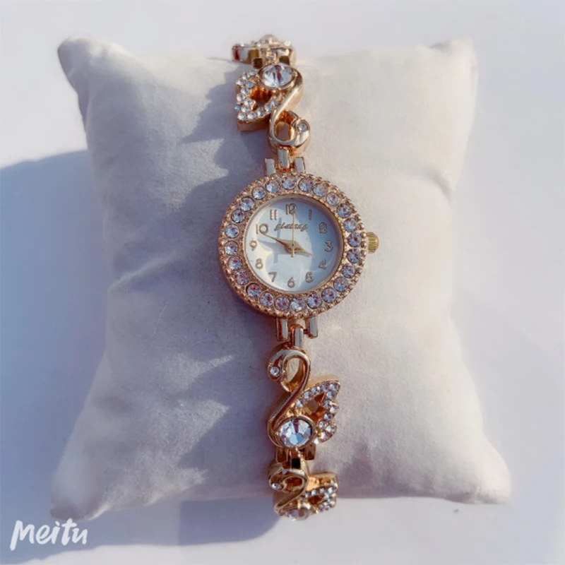 

Tike Toker Casual Japanese and Korean Swan Watch Bracelet