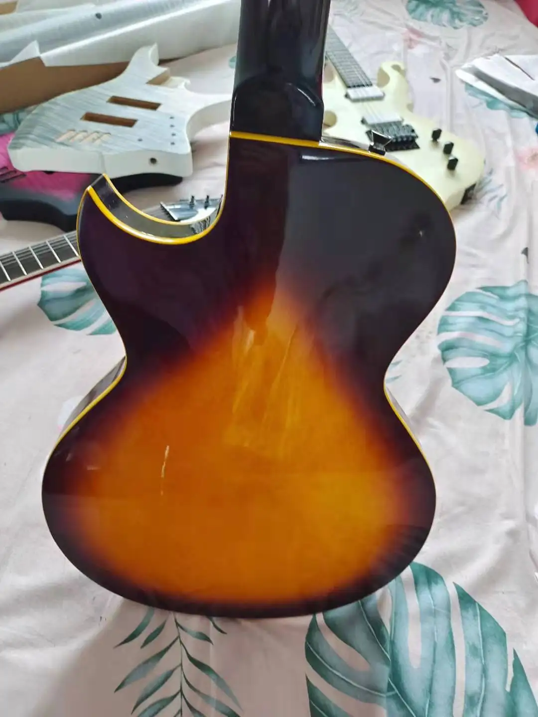 

High quality guitar, F hole guitar, sunset color, free shipping