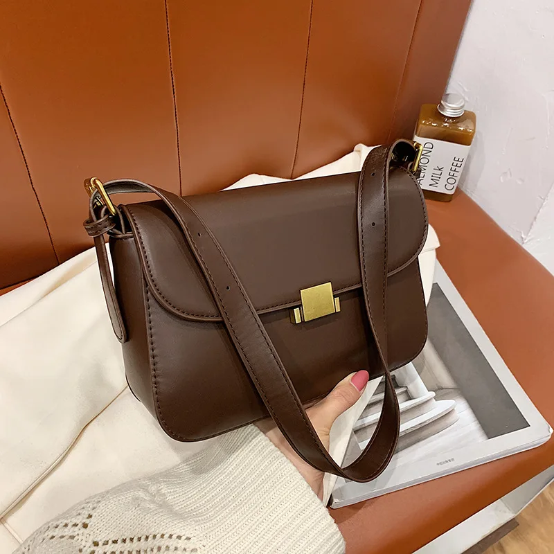 

Luxury niche design handbags 2021 autumn and winter new trendy fashion atmosphere female bag wild single shoulder messenger bag