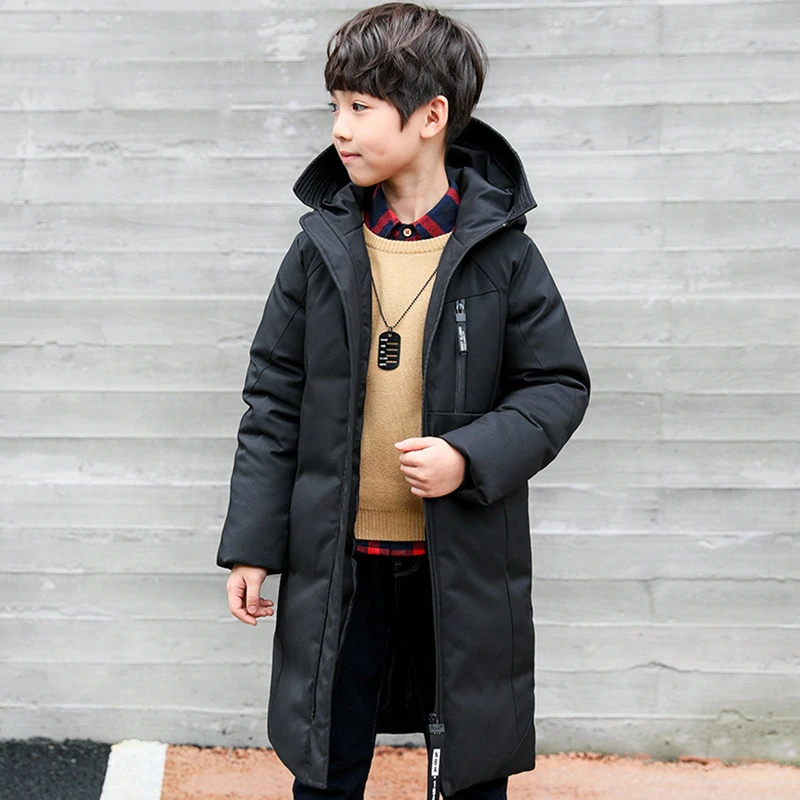 Пальто для подростка мальчика. Удлиненная куртка для мальчика. Удлиненная куртка для мальчика зимняя. Пальто для подростка. Удлиненный пуховик для мальчика.