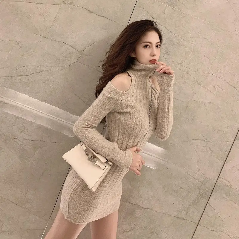 Женское трикотажное платье с открытыми плечами и длинным рукавом - купить по