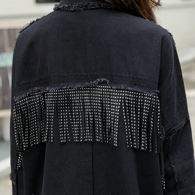 Женская джинсовая куртка черная свободная приталенная из джинсовой ткани с